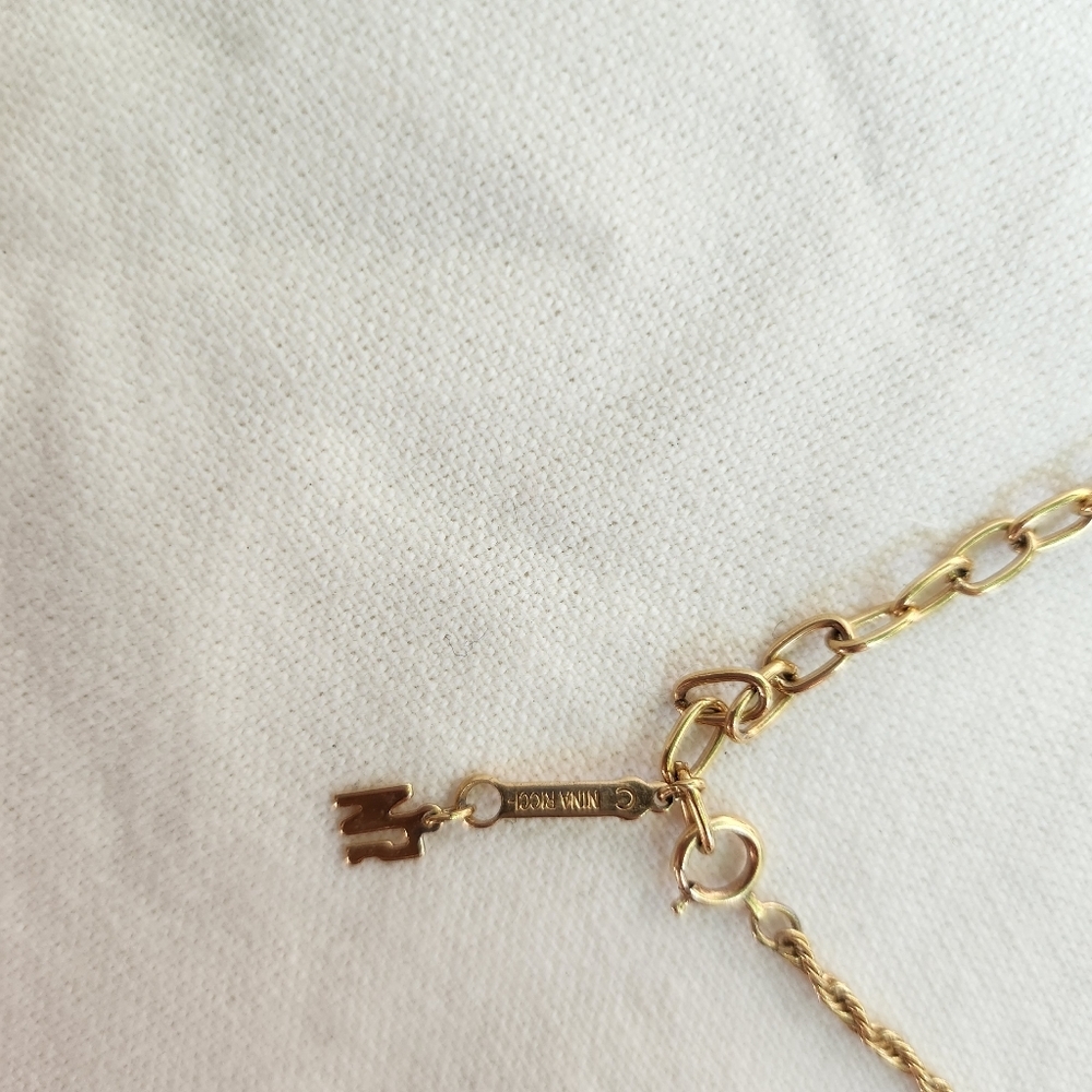Nina Ricci Gold Tone Rhinestone pendant signed - Picture 9 of 14